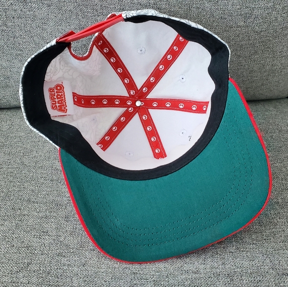 Nintendo Super Mario Snapback Cap and 5-Pack Socks - Picture 4 of 6